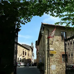 Angolo Fortezza - Gigliola Contucci , Montepulciano Stazione Italia